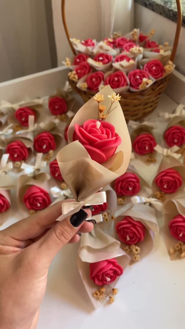 30 Wedding Guest Keepsakes Your Guests Will Actually Use 29 Red rose-shaped mini soaps wrapped in brown paper and white ribbons as favors.